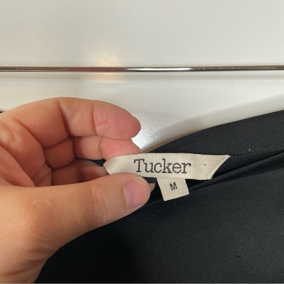 Tucker Black Silk Tunic & Pant Set Size Small - Picture 10 of 12